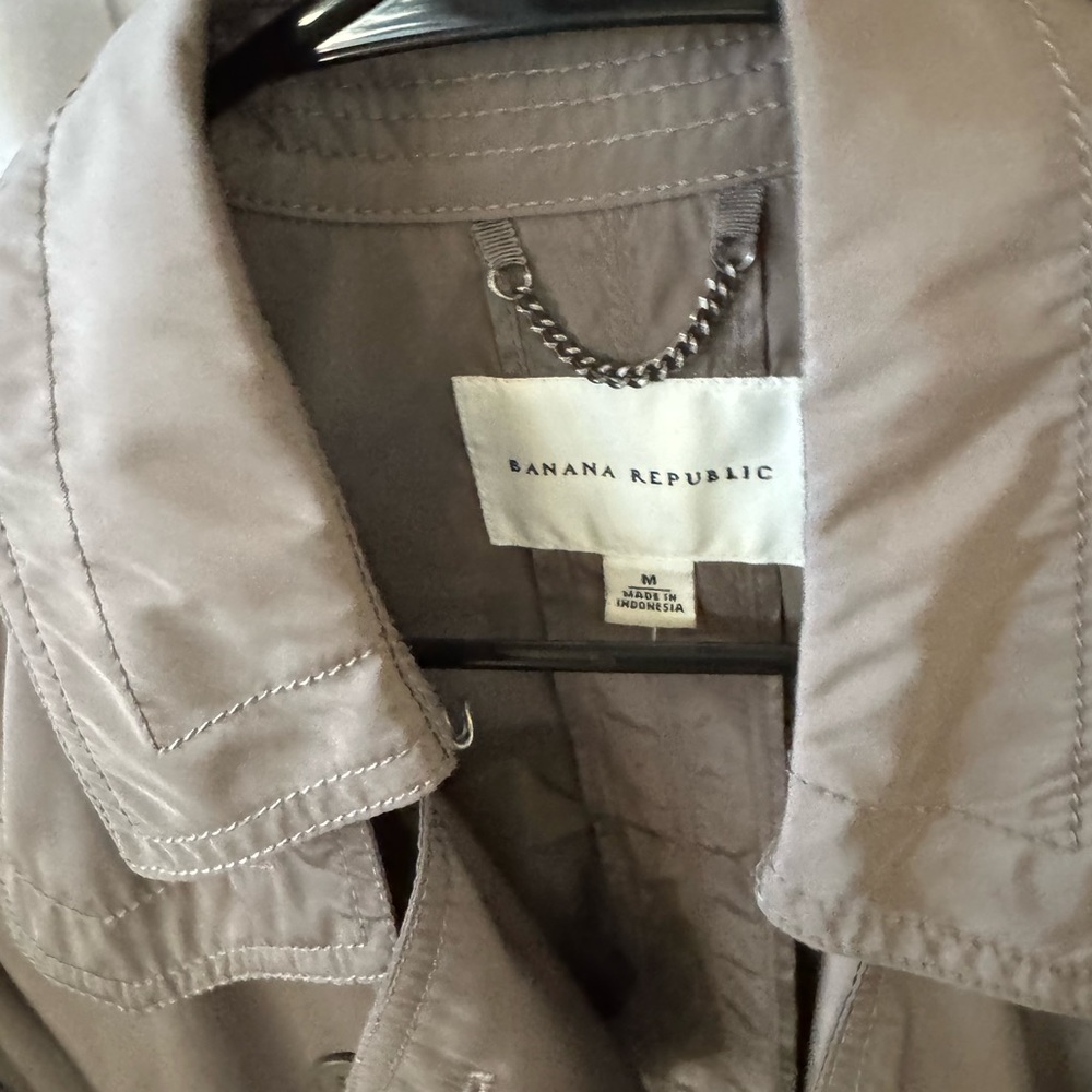 Like new rain coat